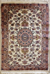 2’1”X3’1” Rug Floral