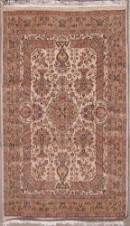 4’1”X5’10” Rug Floral