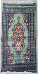 2’0”X3’2” Rug Bokhara Medallion Design