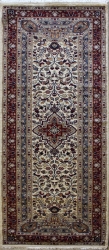 2’6”X7’11” Rug Floral